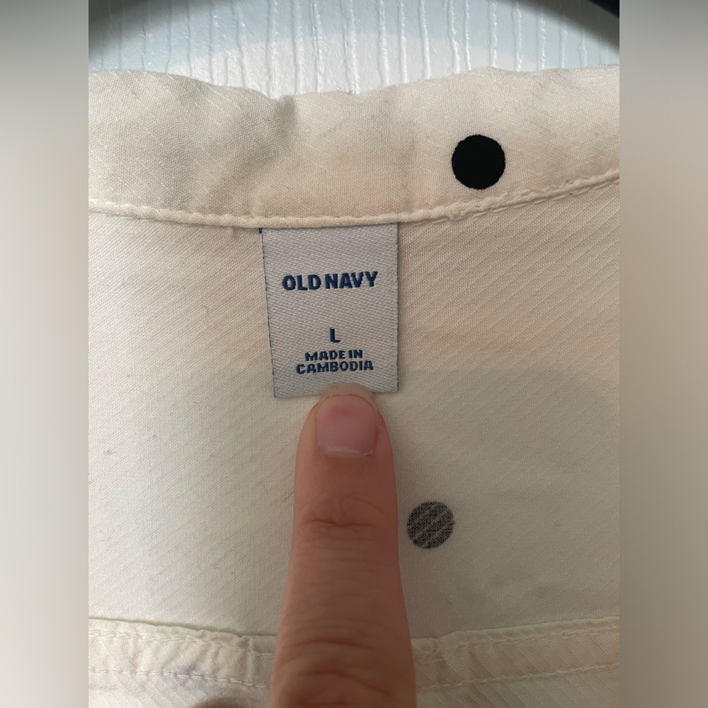 Old Navy Clip-Dot Classic Button-Down Shirt - Picture 4 of 5